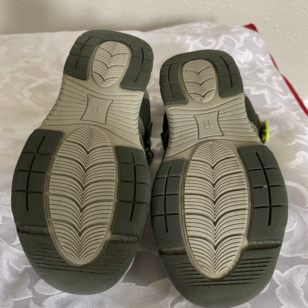 Kids Outdoor Adventure Sandals - Green Size 11 - Picture 9 of 9